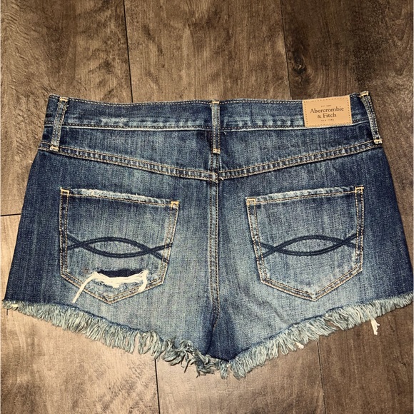 Abercrombie & Fitch size 2 - Picture 3 of 3